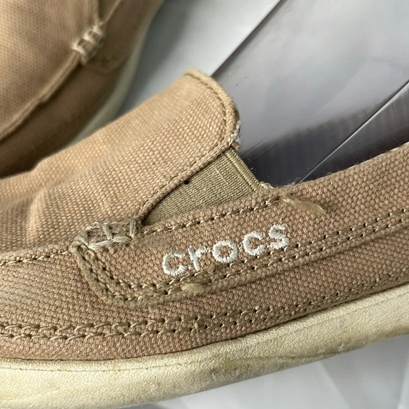 CROCS Walu Tan Canvas Loafer Deck Boat  Shoe Non-mark Sole Preppy Logo Coastal 8 - Picture 3 of 13